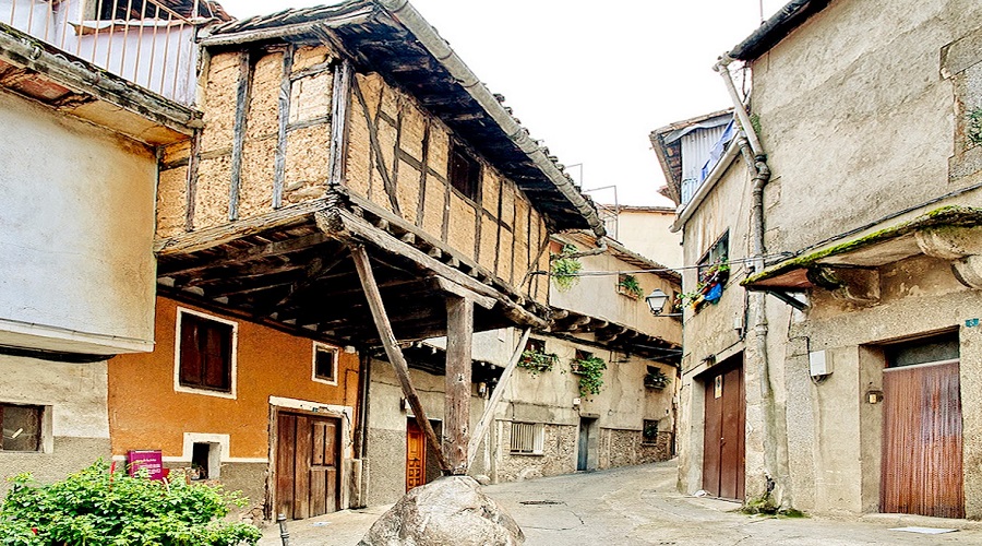 Garganta la Olla. Casas.