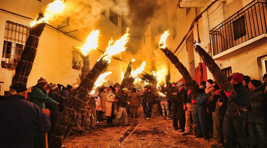 Fiestas. Los Escobazos.