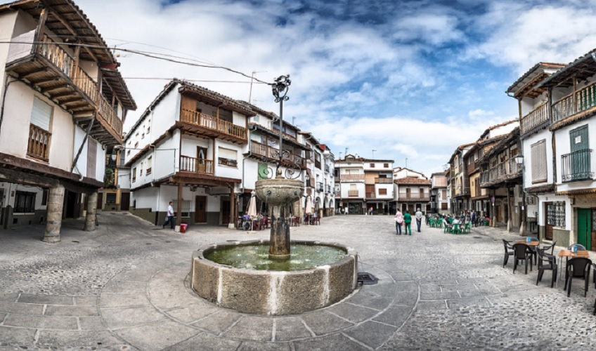 Villanueva de la Vera. Plaza de España.