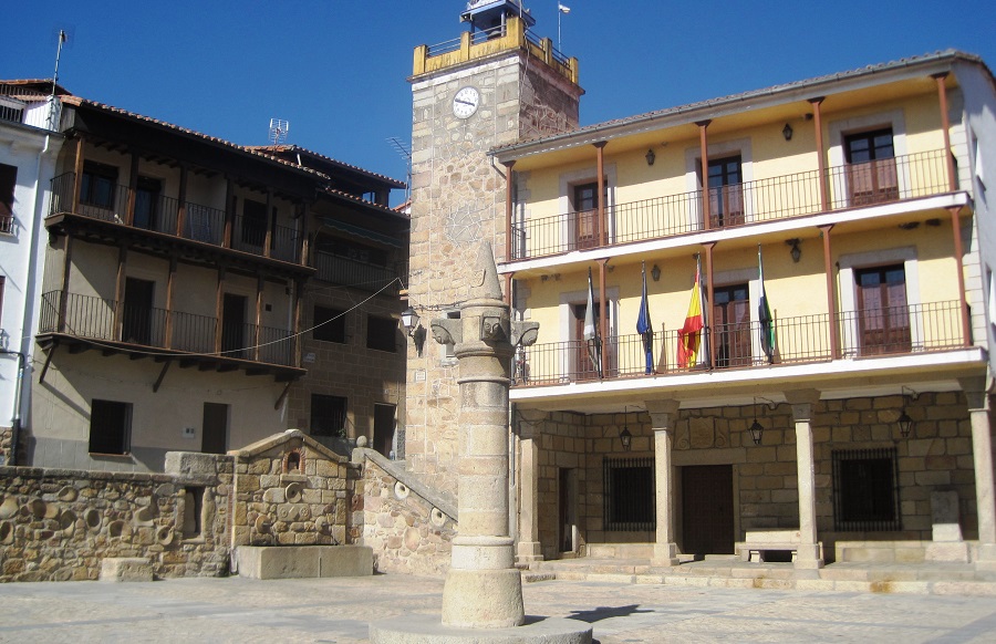 Pasarón de la Vera. Plaza de España.